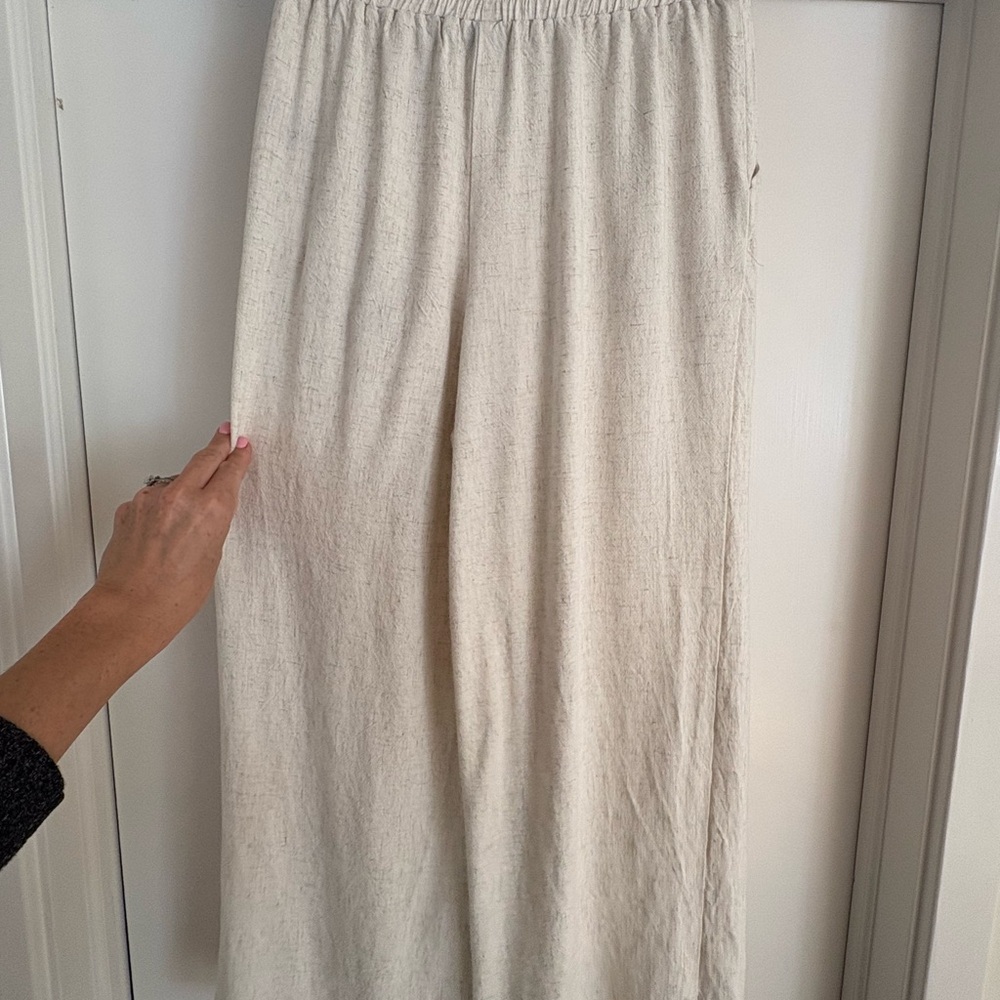 Elegant Cream Women's Skirt